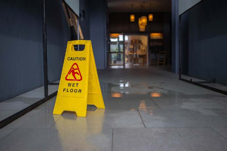 Slip and fall lawyer in Toronto for serious injury claims